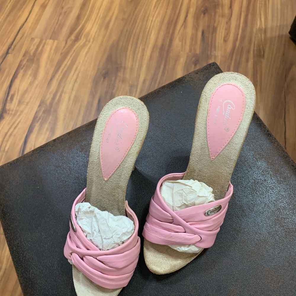 Vintage 1980’s Candie’s light pink open toe heels, lightly used in original box.